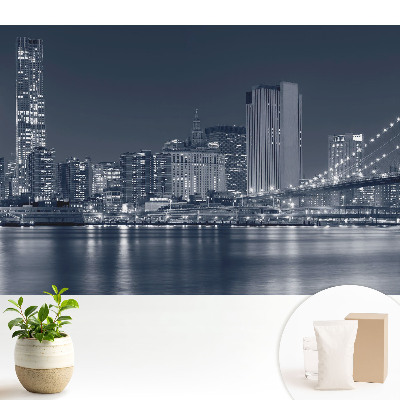 Panoramă nocturnă a orașului