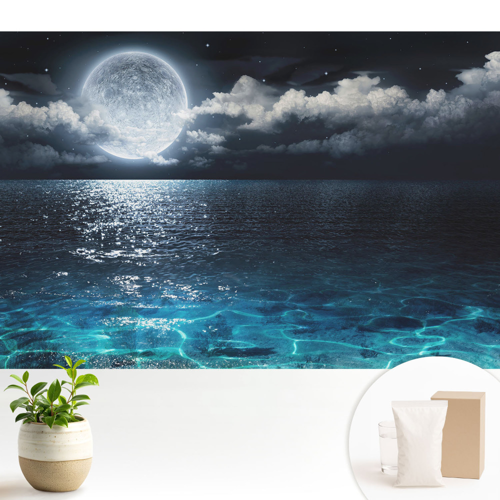 Armonia peisajului lunar dintre apă și cer