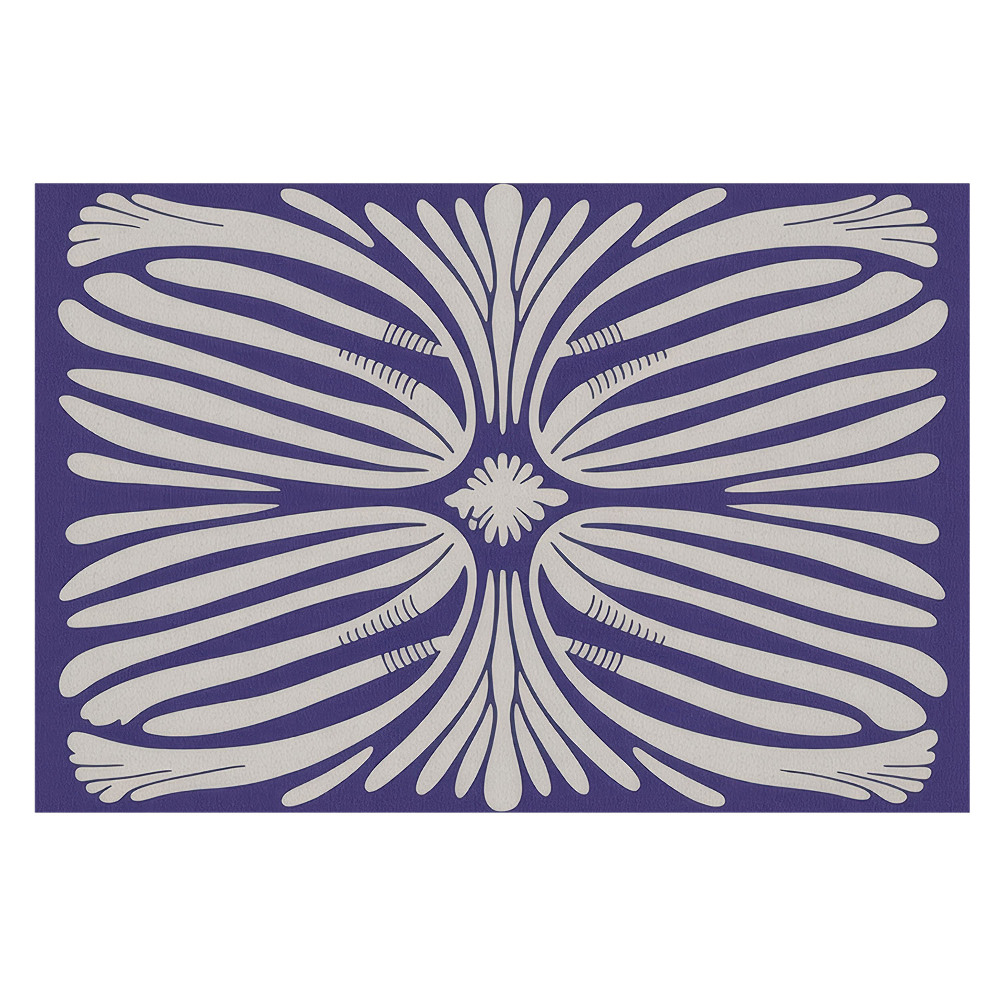Motive florale simetrice pe fundal violet