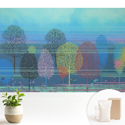 Copaci colorați pe fundalul cerului