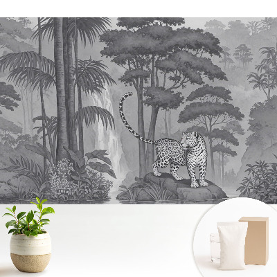 Scenă exotică cu un leopard