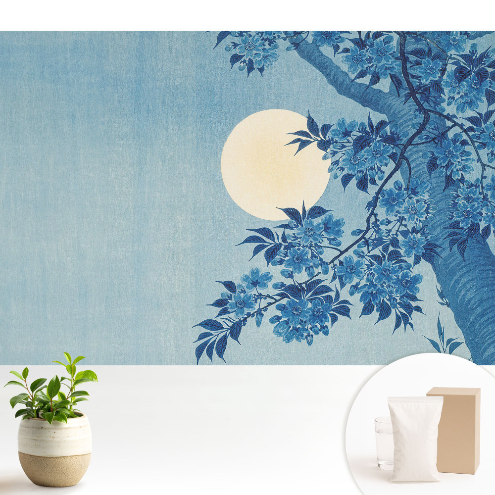 Flori albastre lângă lună