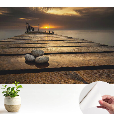 Pace armonioasă pe podul apusului de soare