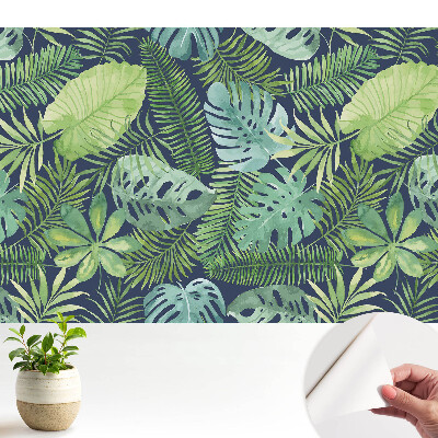 Model tropical cu frunze plin de verdeață