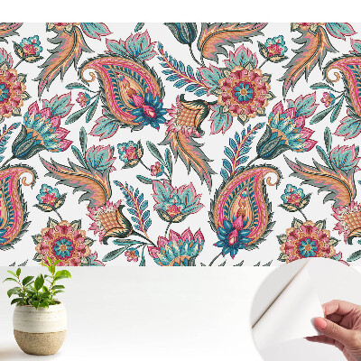 Model Paisley cu flori și frunze