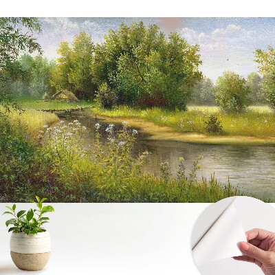 Peisaj idilic cu pădure și apă