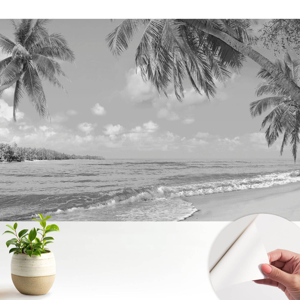 Plajă exotică cu palmieri