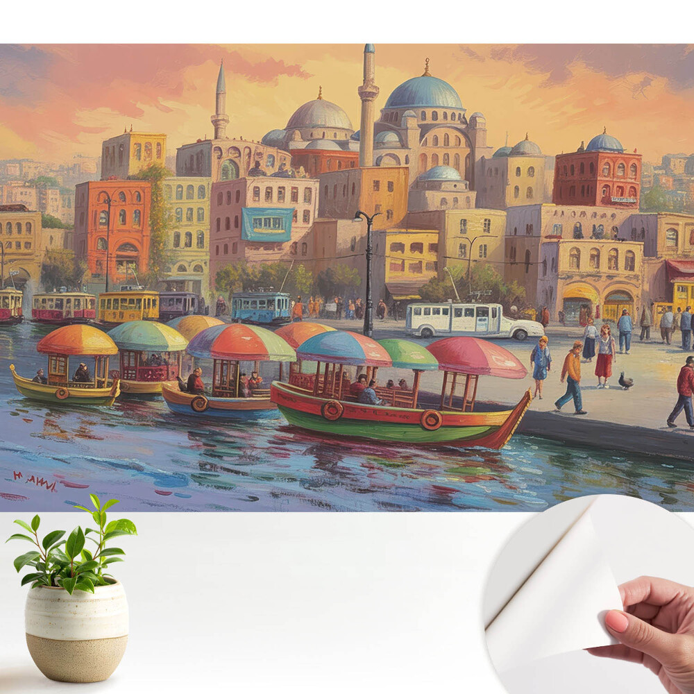 Bărci colorate și cupole ale orașului