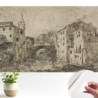 Clădiri clasice lângă pod peste râu