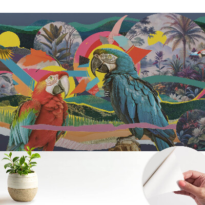 Papagali colorați într-un cadru tropical