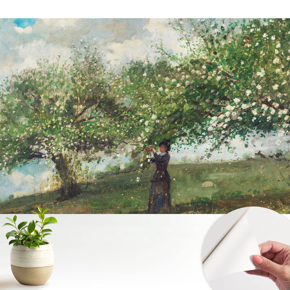 Copac cu flori și femeie