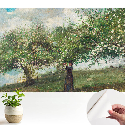 Copac cu flori și femeie