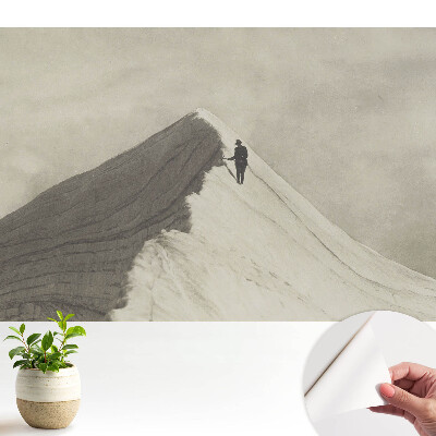 Vârf de munte cu alpinist singuratic