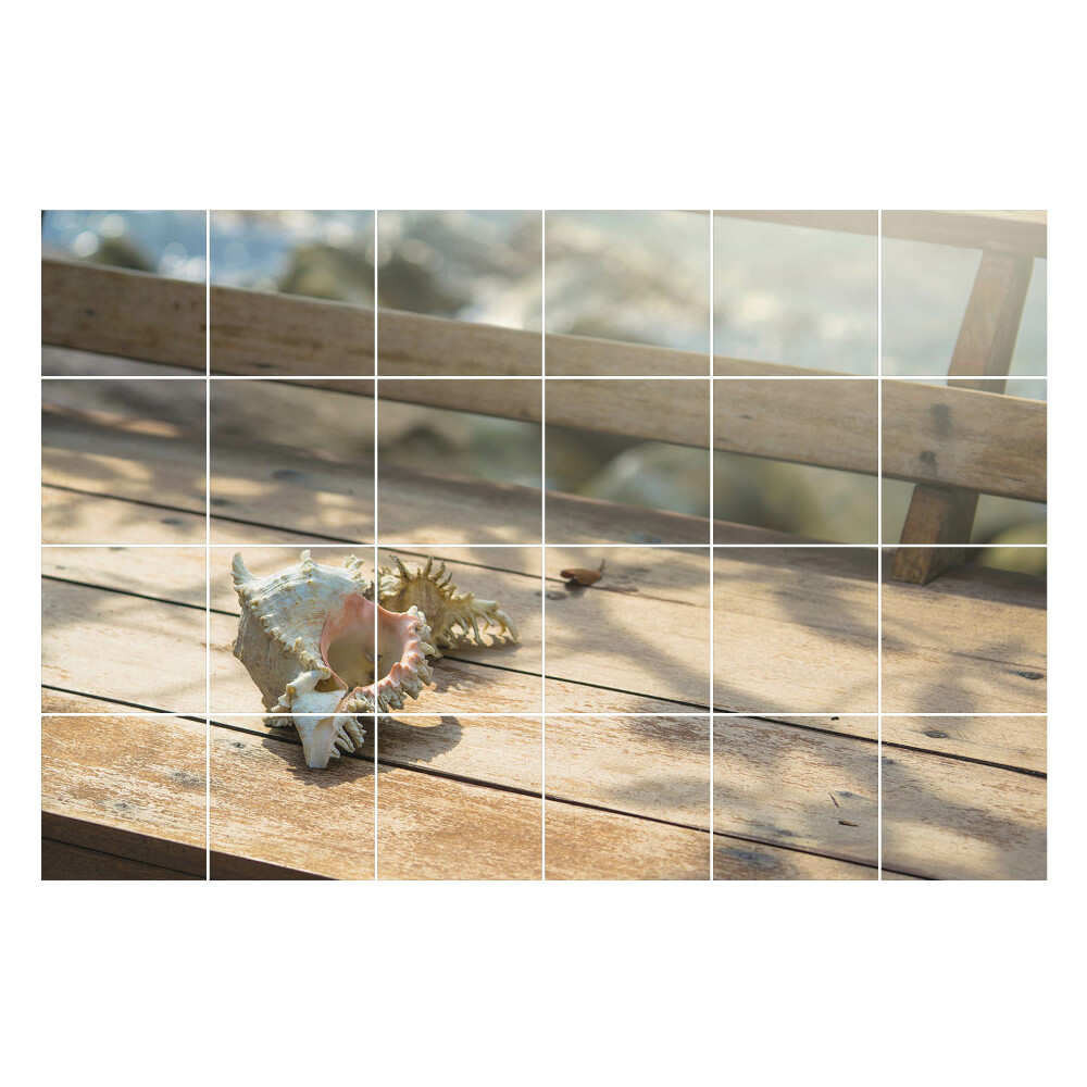 Autocolante gresie si faianta Scoici pe un fundal de lemn