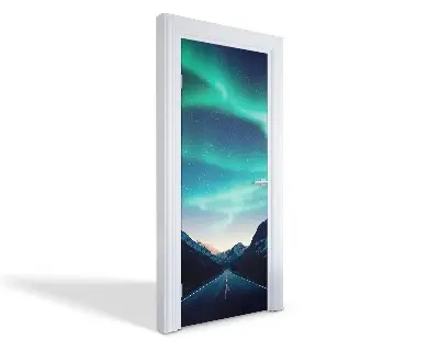 Autocolant pentru uși Aurora boreală peste drum