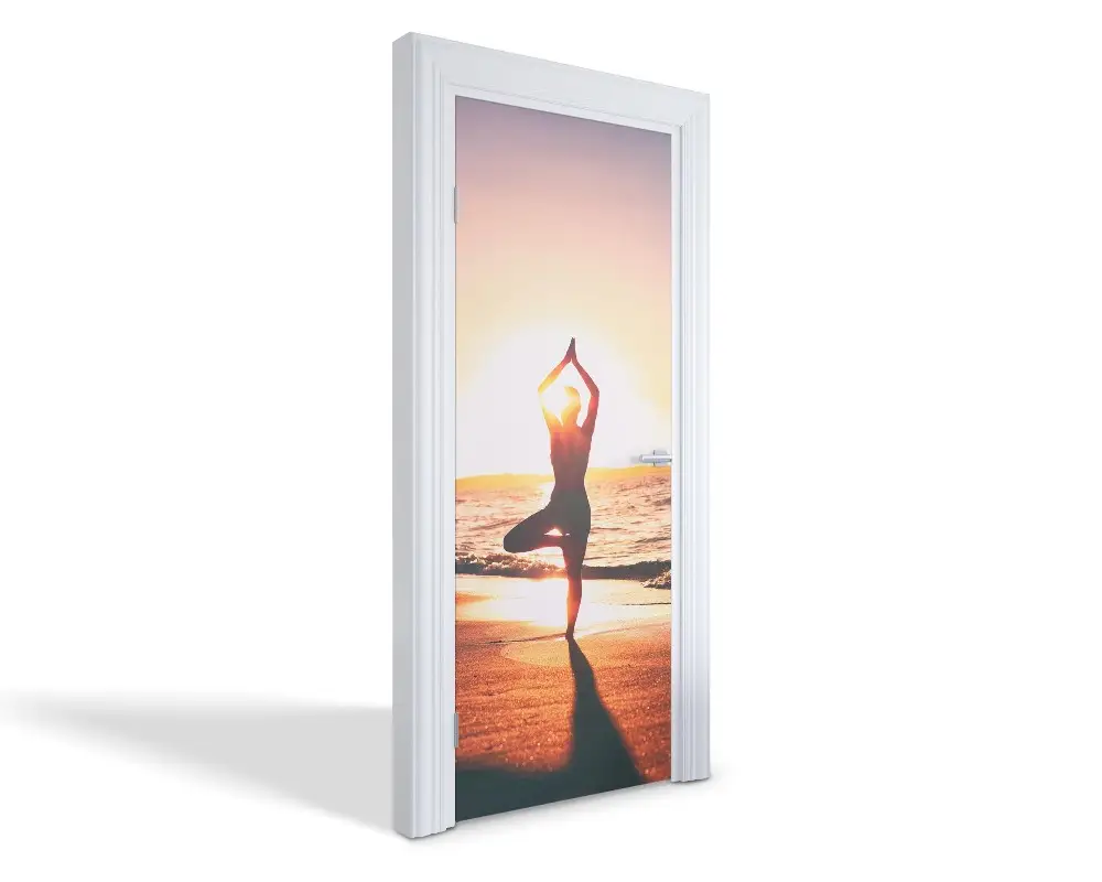 Autocolant pentru uși Yoga la apus
