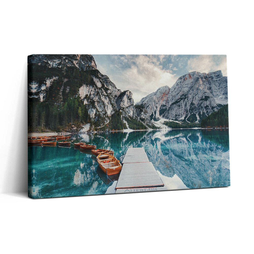 Tablou canvas 30x20 O barcă pe un lac din munți