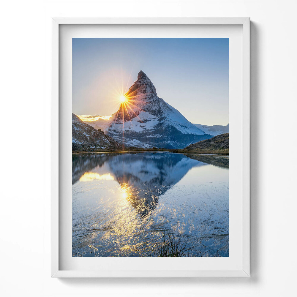 Tablou rama Peisaj al unui munte singuratic și al soarelui