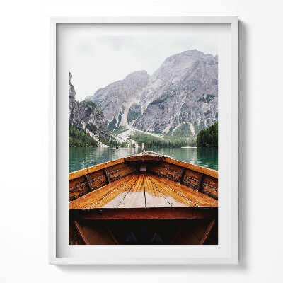 Tablou living cu rama O barcă pe un lac de munte