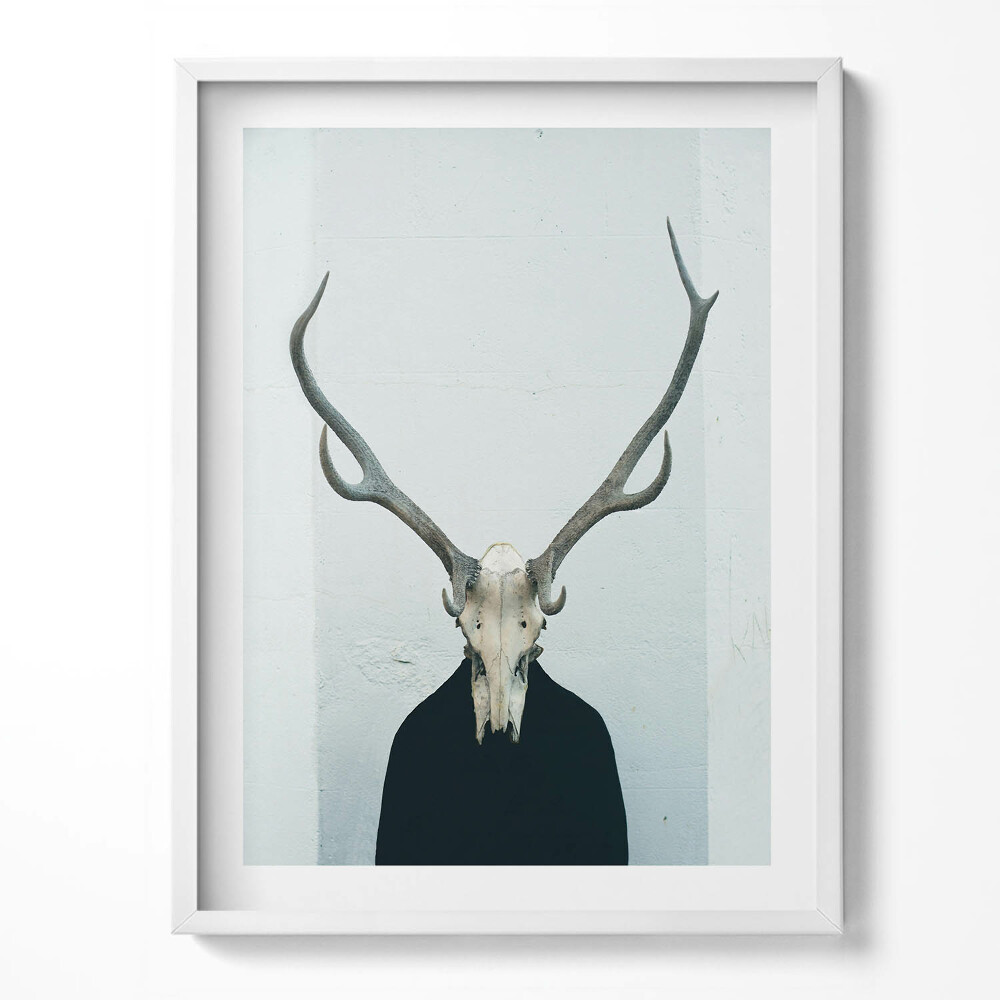 Tablou rama Bărbat cu craniu de cerb