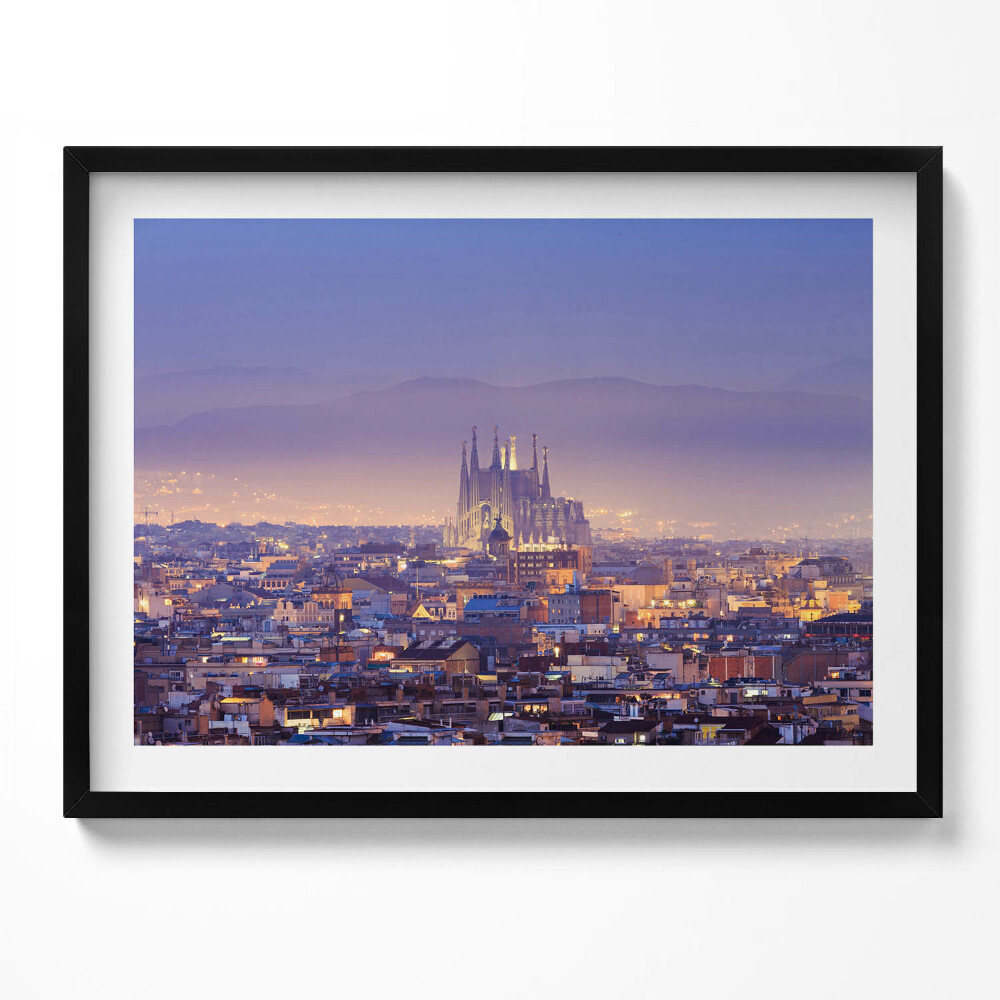 Tablou rama Vedere a Barcelonei și a Sagrada noaptea