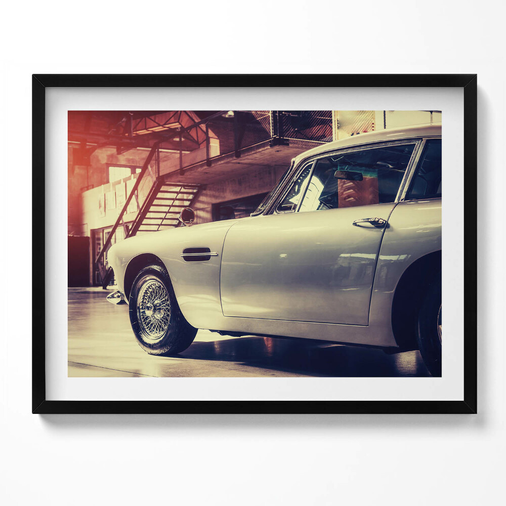 Tablou living cu rama Aston Martin DB5