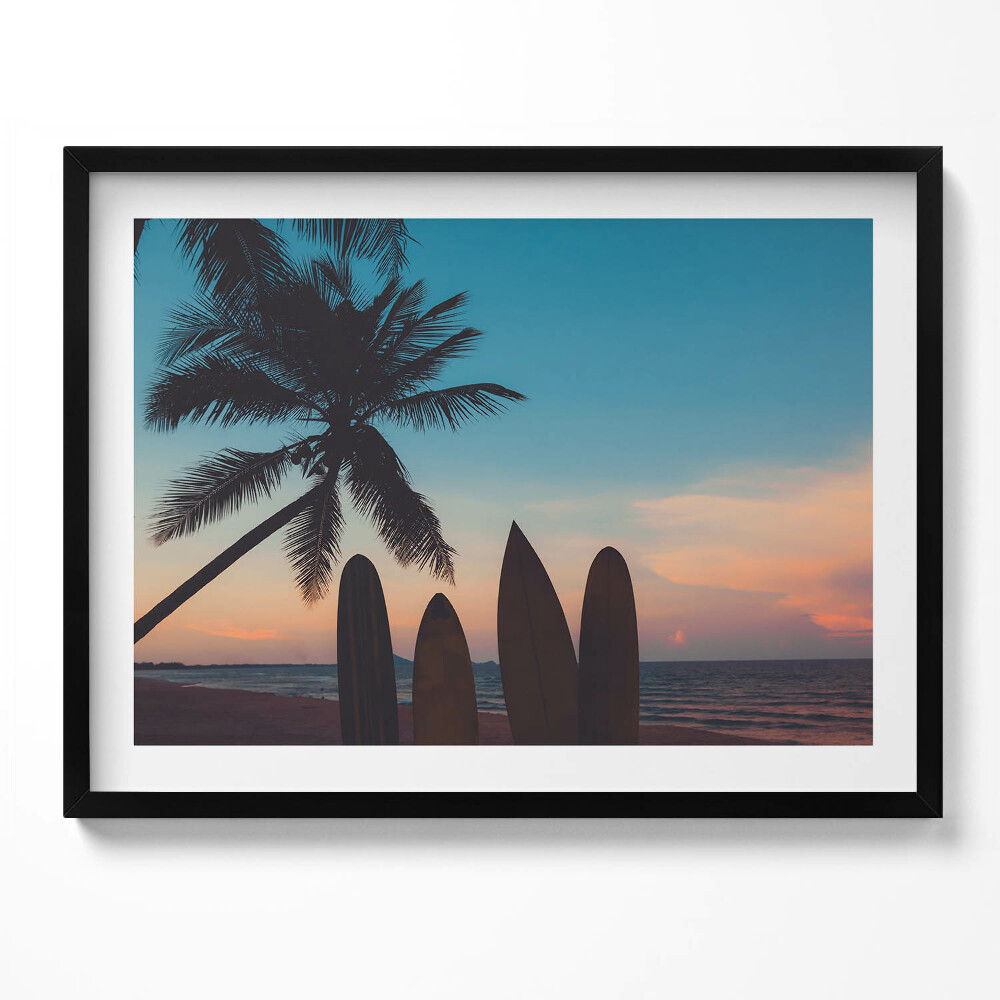 Tablou living cu rama Surfing pe o plajă tropicală