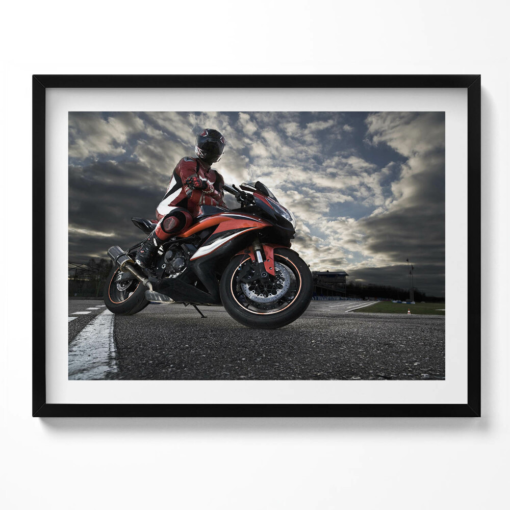 Tablou living cu rama Bărbat pe motocicletă