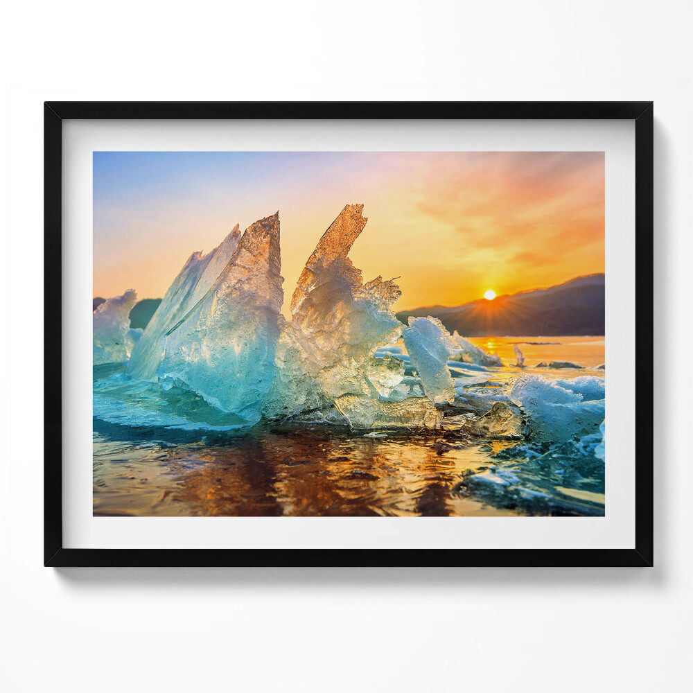 Tablou rama O bucată de gheață la răsăritul soarelui