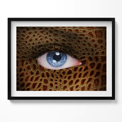 Tablou living cu rama Model feminin cu ochi de pisică și leopard