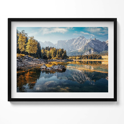 Tablou rama Peisaj montan frumos cu un lac