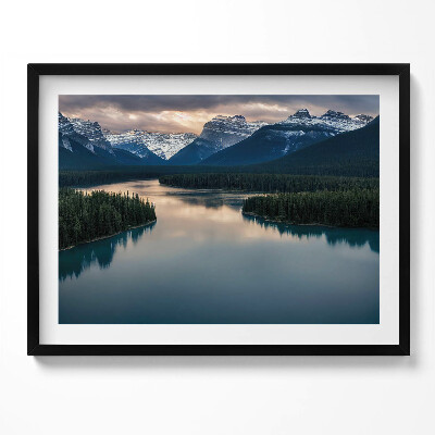 Tablou living cu rama Peisaj cu râuri, păduri și munți