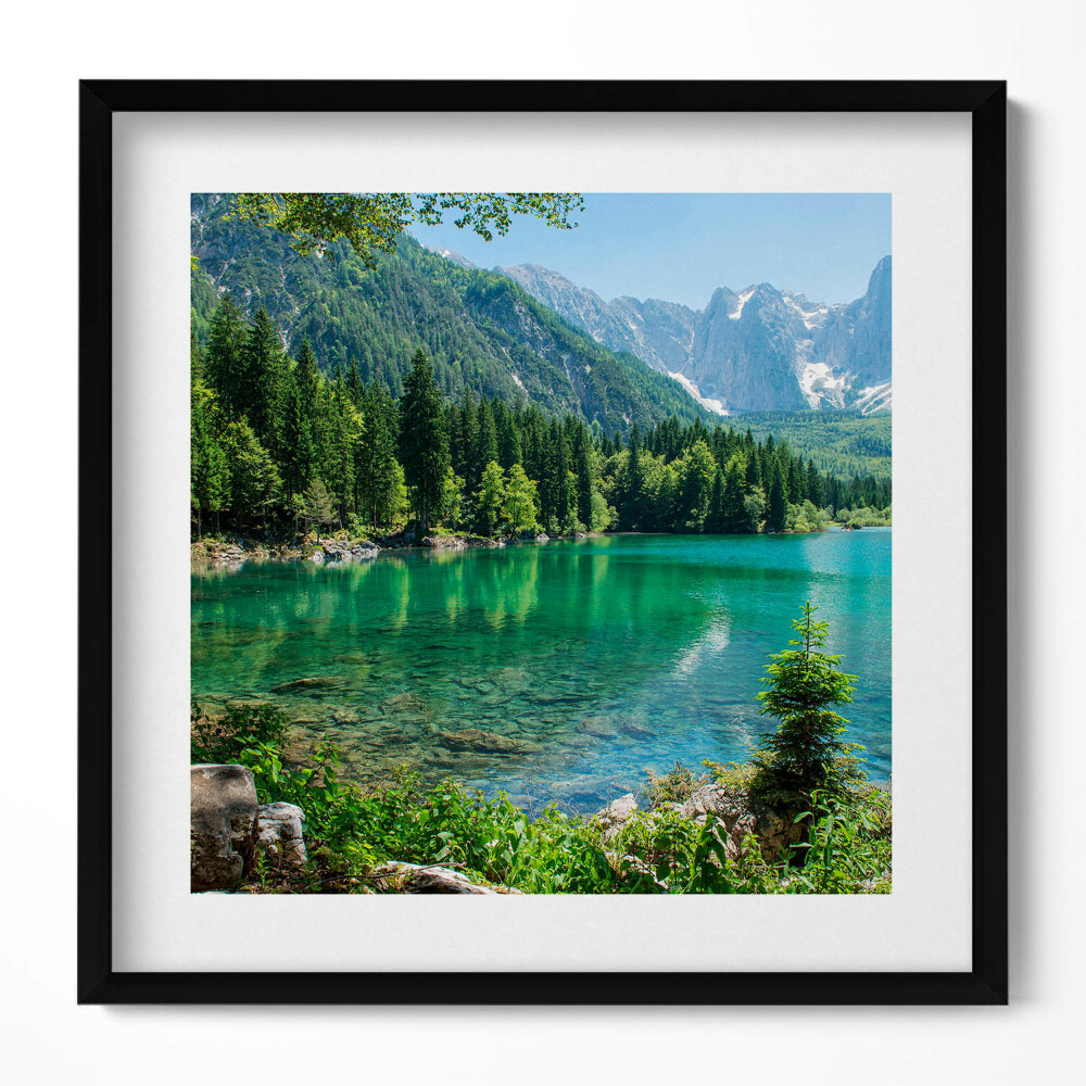 Tablou rama unic Peisaj montan al unui lac în pădure