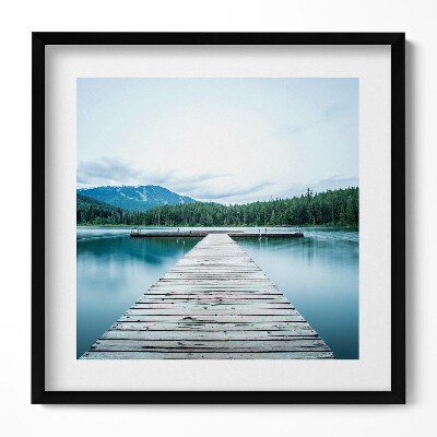 Tablou rama unic Debarcader de lemn pe un lac din munți