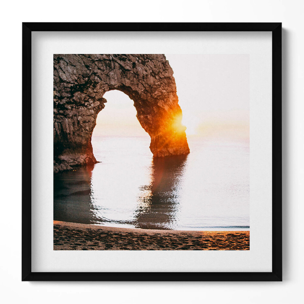 Tablou living cu rama unic Stânci de pe malul mării, plajă și soare