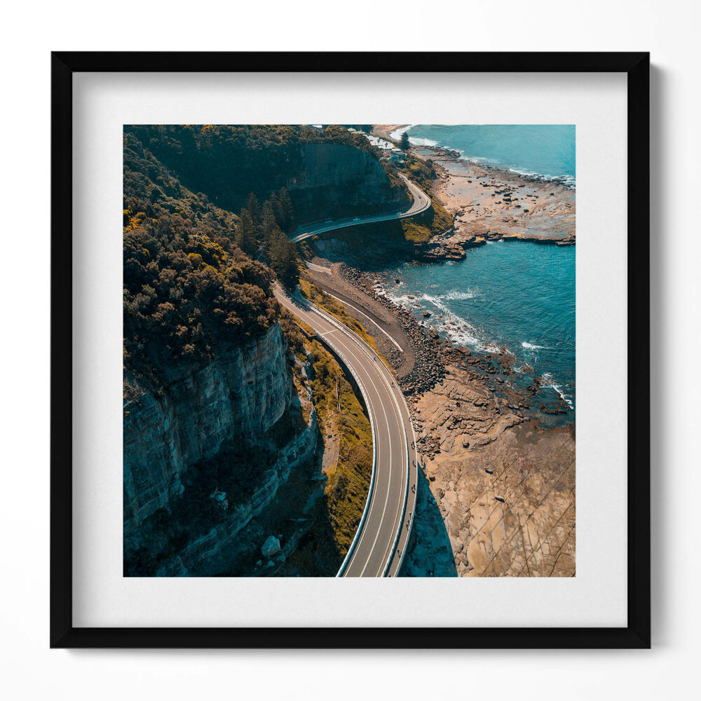 Tablou living cu rama unic Vedere aeriană a drumului de coastă