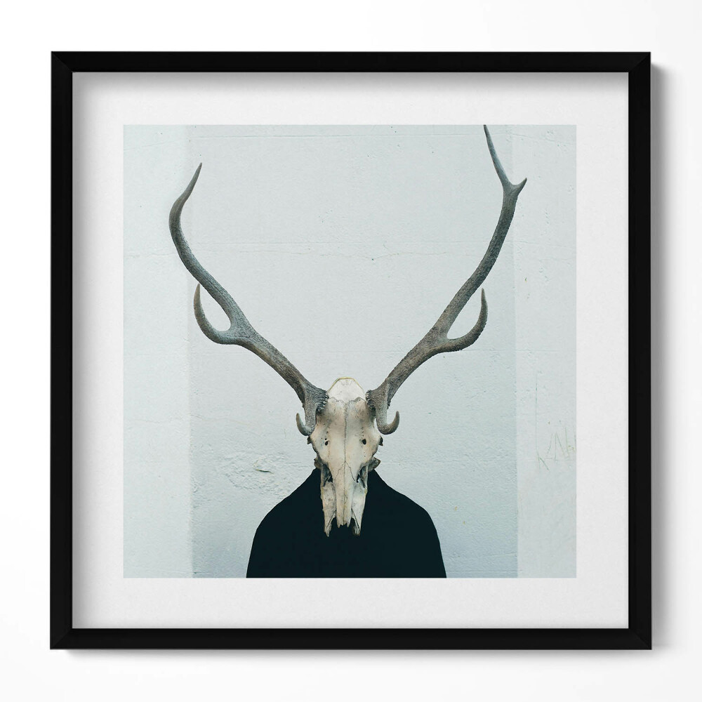 Tablou living cu rama unic Bărbat cu craniu de cerb