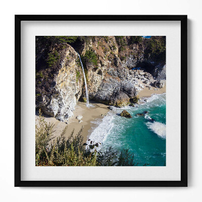 Tablou living cu rama unic Stâncă din perspectiva unei păsări în natură