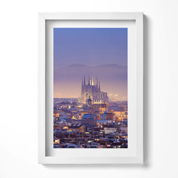 Tablou living cu rama decorativ Vedere a Barcelonei și a Sagrada noaptea