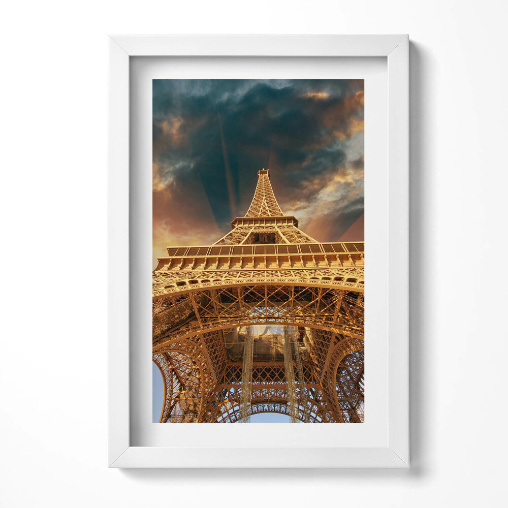 Tablou living cu rama decorativ Turnul Eiffel în lumina soarelui