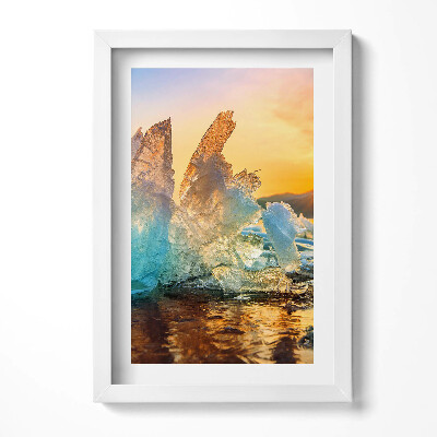 Tablou living cu rama decorativ O bucată de gheață la răsăritul soarelui