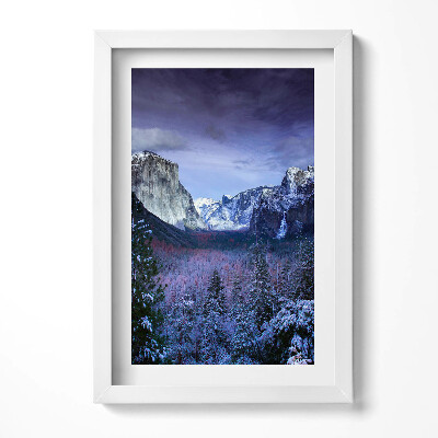 Tablou living cu rama decorativ Peisaj de iarnă cu munți și păduri