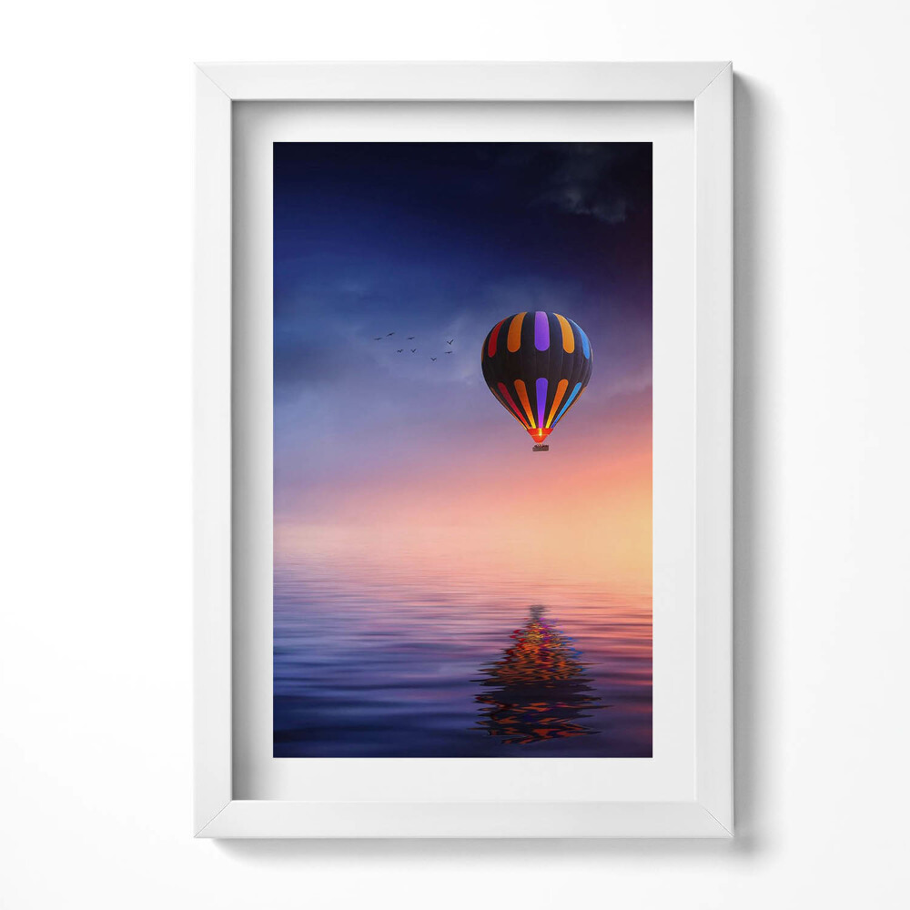 Tablou living cu rama decorativ Balon deasupra apei