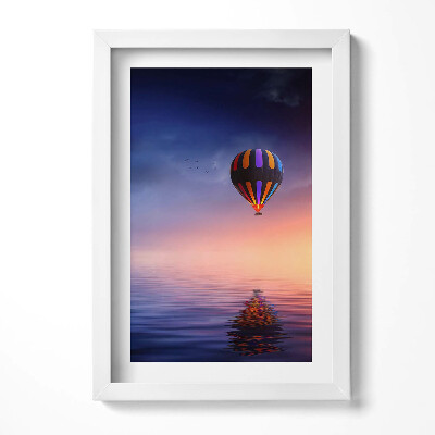 Tablou living cu rama decorativ Balon deasupra apei