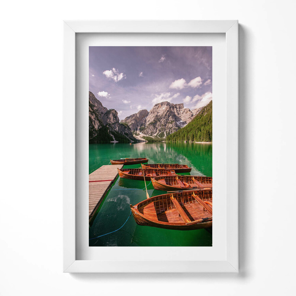 Tablou living cu rama decorativ Bărci de lemn pe un lac din munți