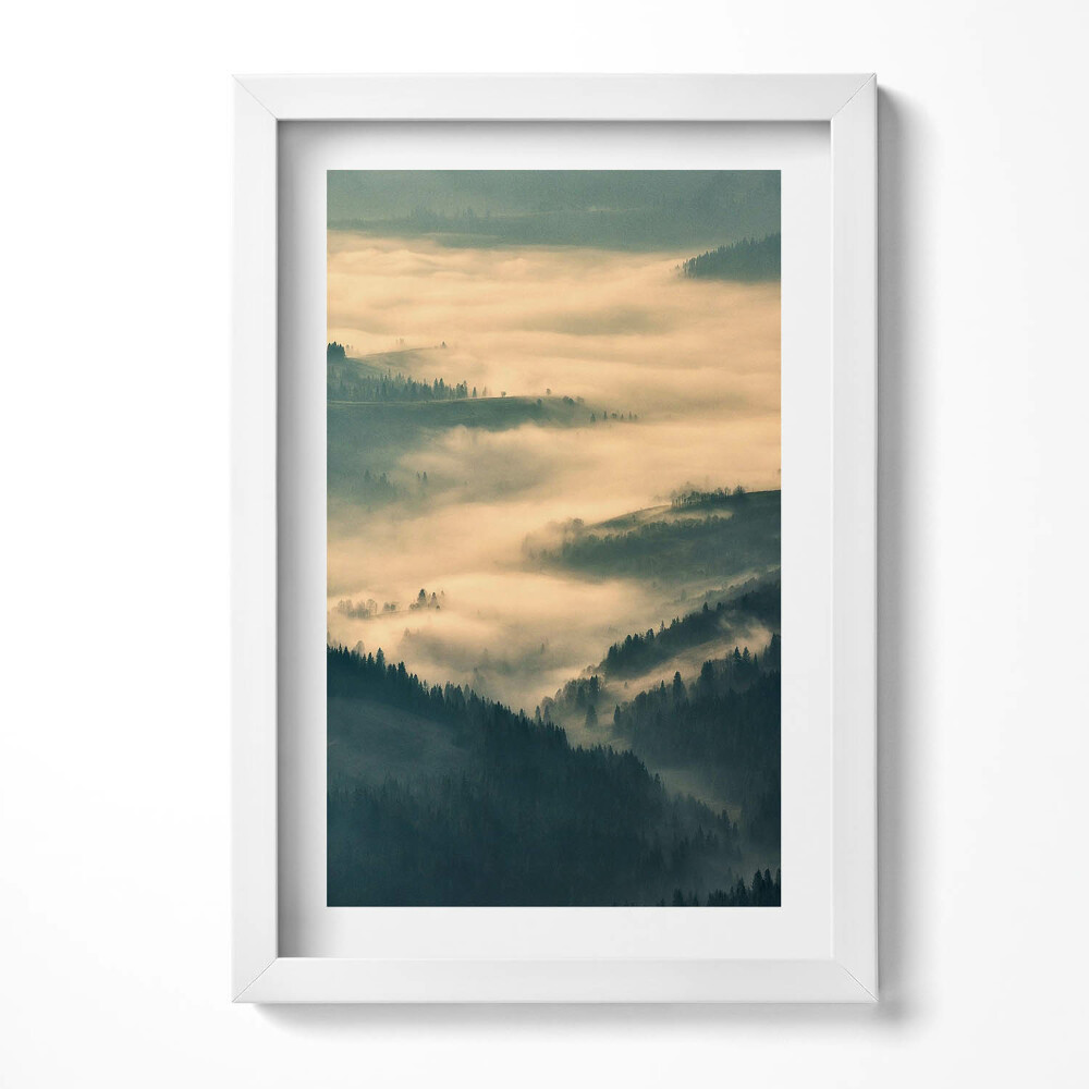 Tablou living cu rama decorativ Peisaj montan cu păduri în ceață