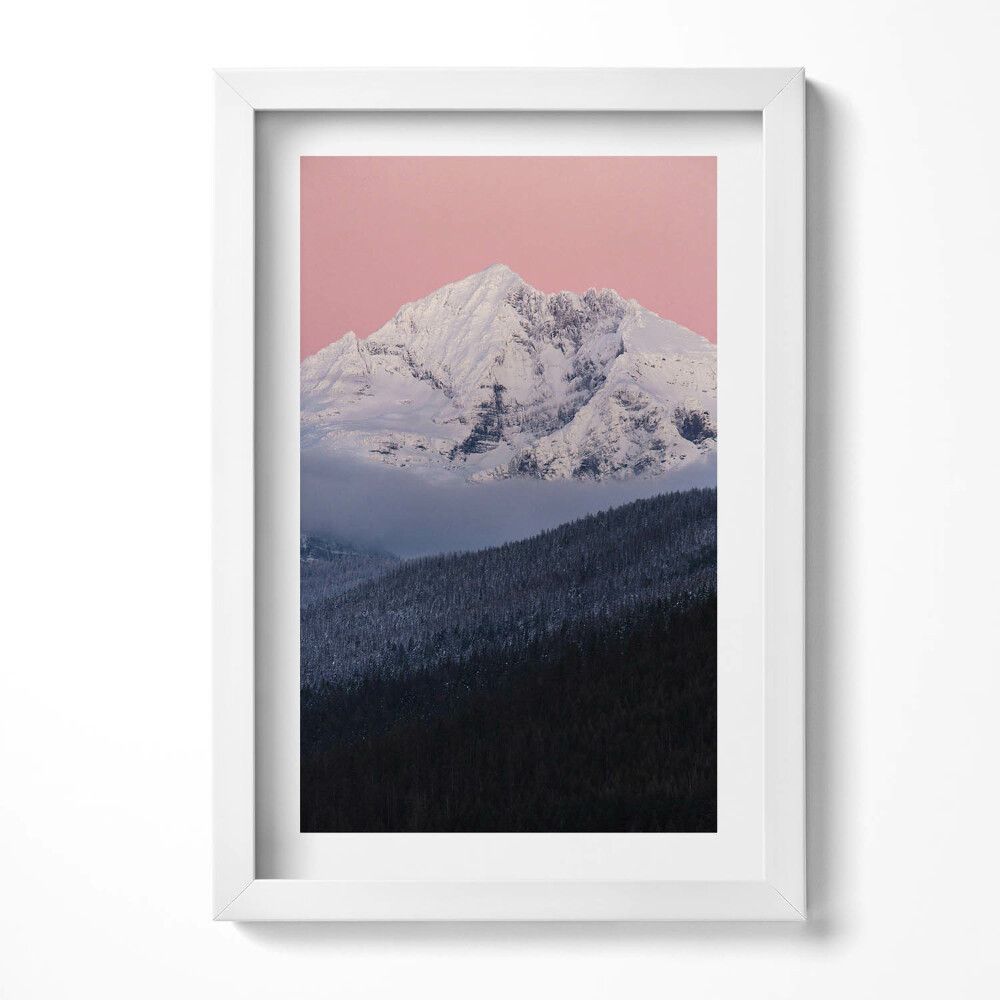 Tablou rama decorativ Pădure și vârf acoperit de zăpadă