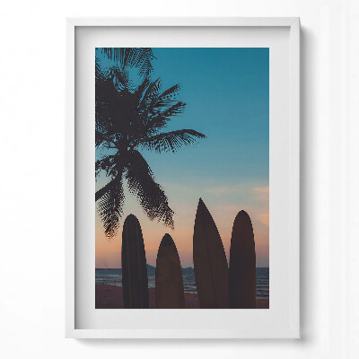 Tablou living cu rama modern Surfing pe o plajă tropicală