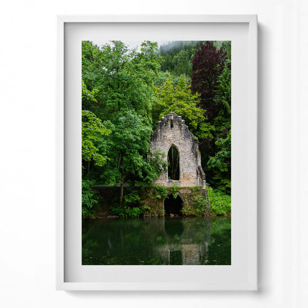 Tablou rama modern Ruinele vechii capele din Chamonix, Franța