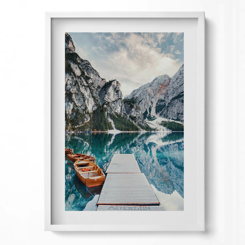 Tablou rama modern O barcă pe un lac din munți